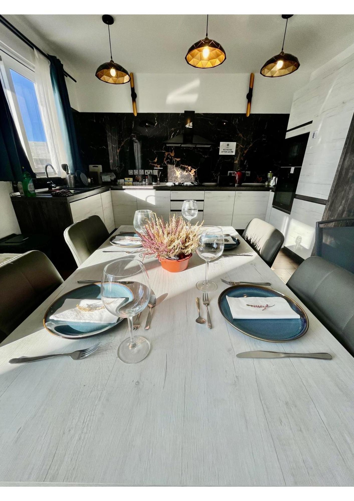 Airport Express: Private Bath & Self-check Retreat * Mqabba