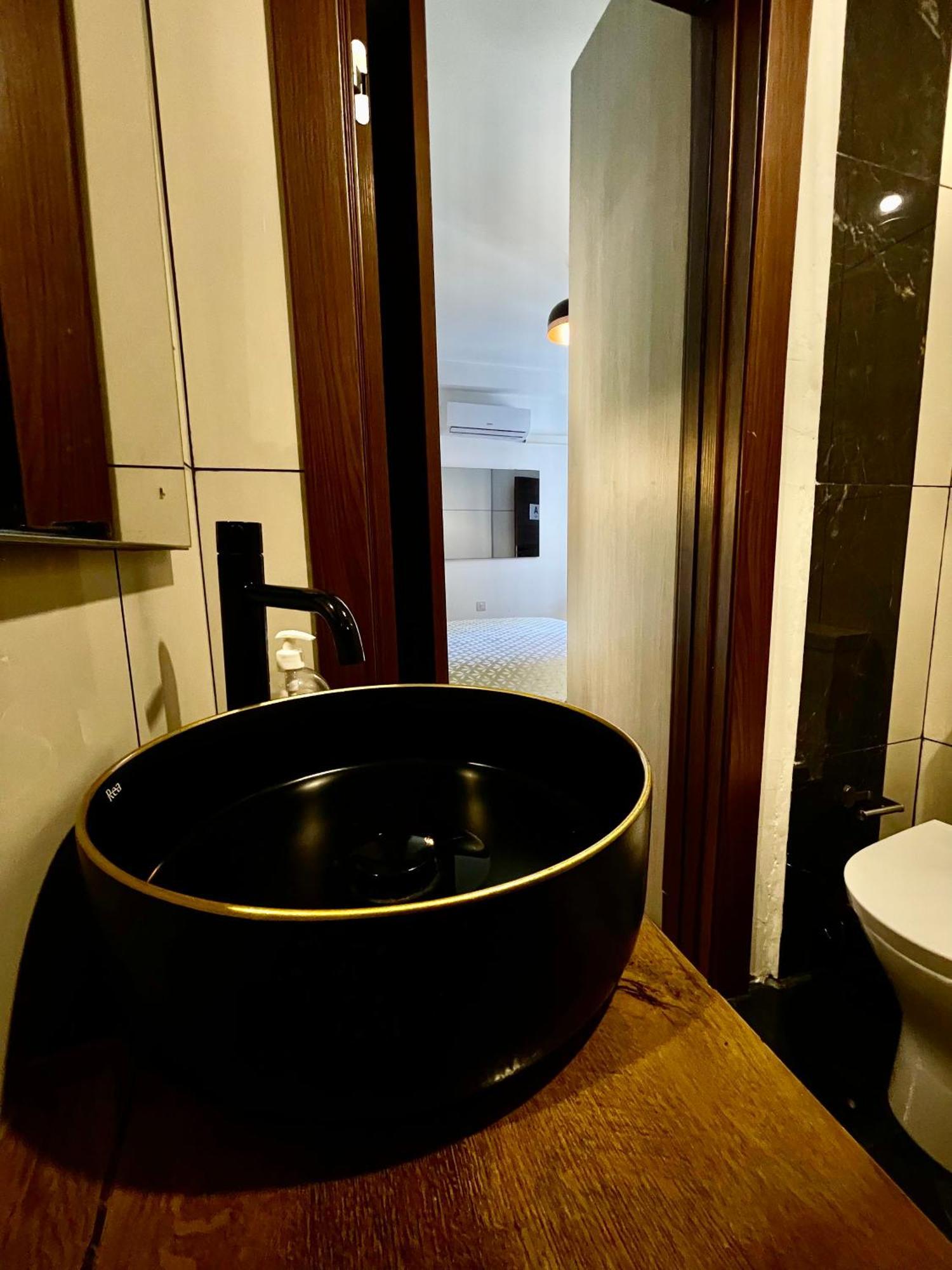 Airport Express: Private Bath & Self-check Retreat Homestay