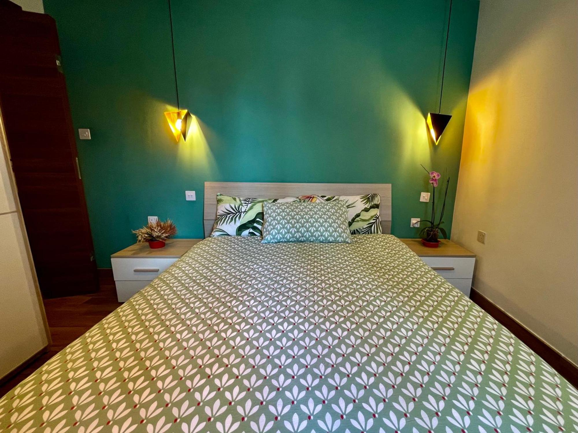 Homestay Airport Express: Private Bath & Self-check Retreat *