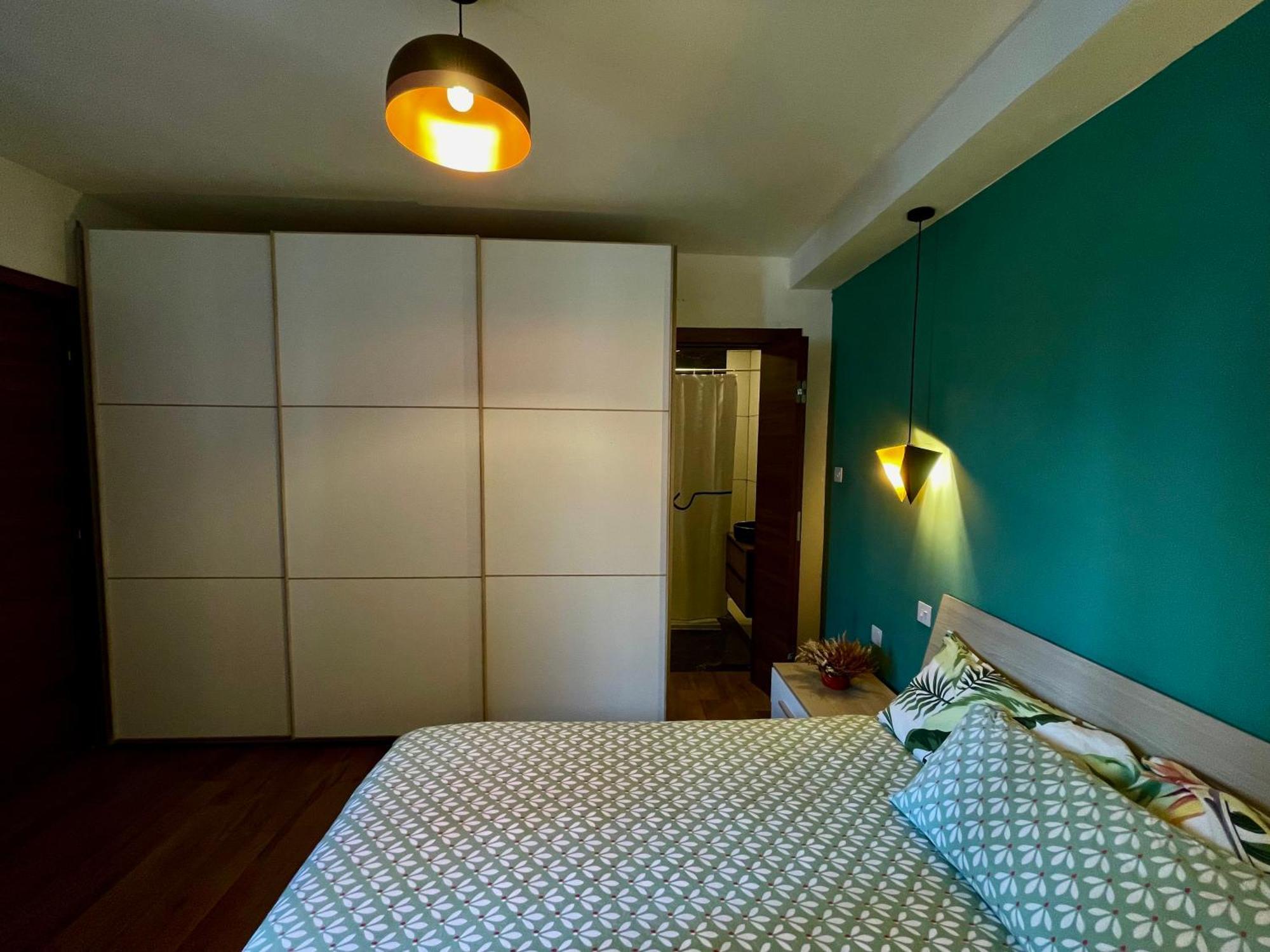 Airport Express: Private Bath & Self-check Retreat Homestay *