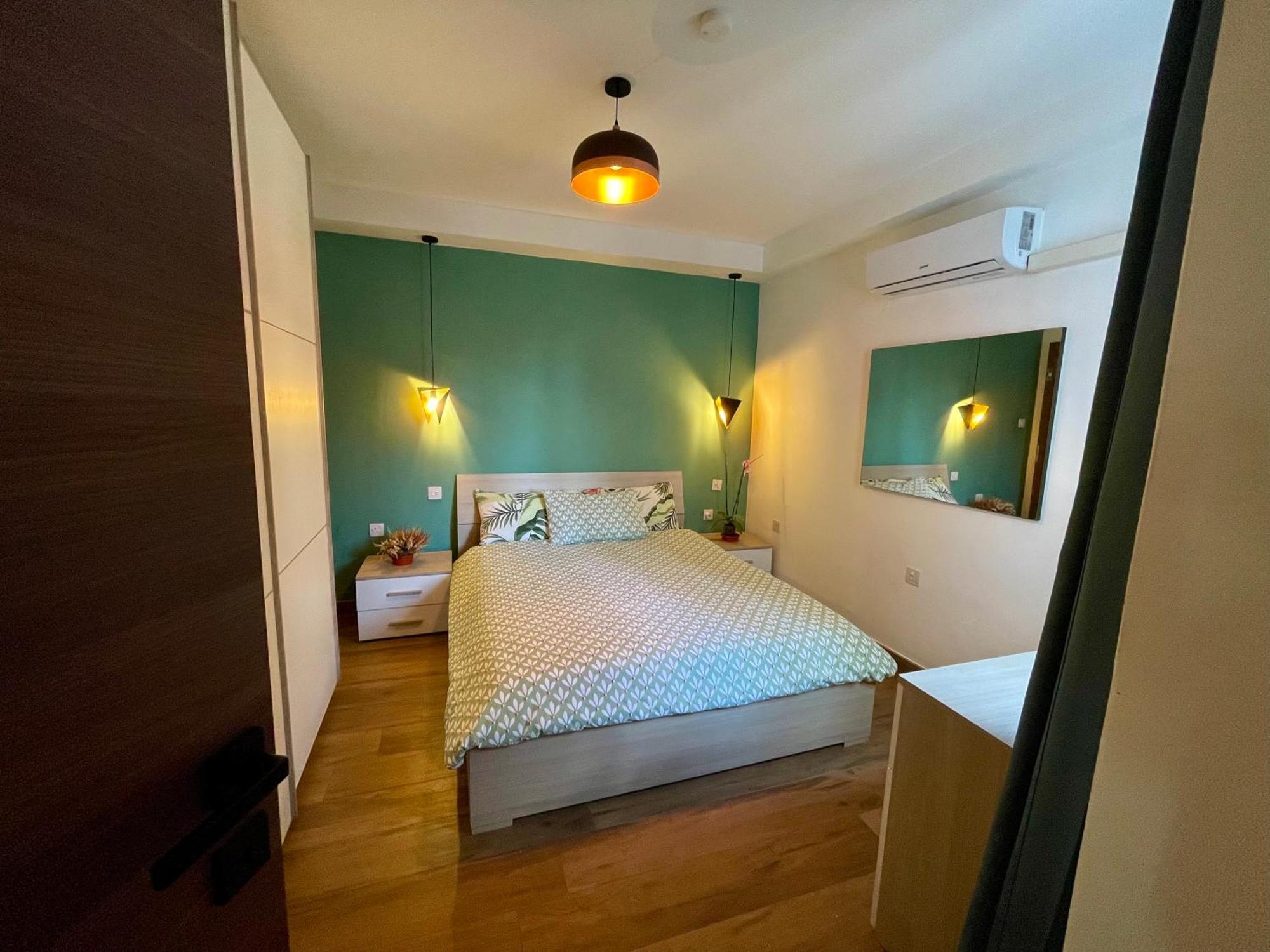 Airport Express: Private Bath & Self-check Retreat Homestay