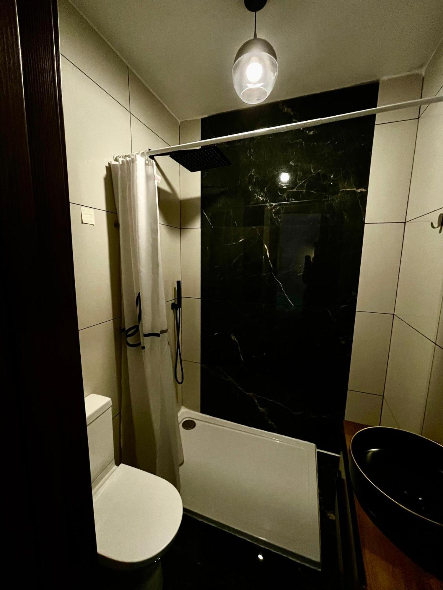 Airport Express: Private Bath & Self-check Retreat * Mqabba