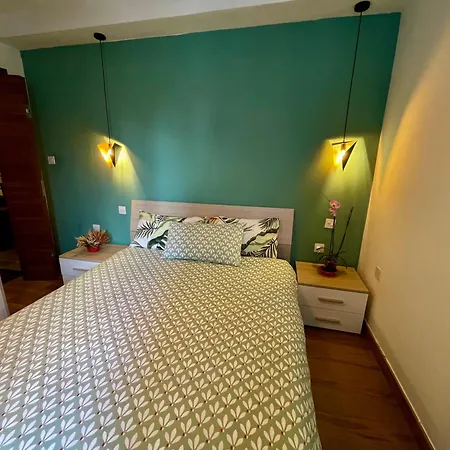 Airport Express: Private Bath & Self-Check Retreat Apartment Mqabba Exterior photo